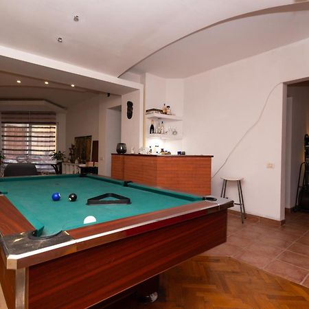 Shared Retro Vintage Luxury Apartment ブカレスト エクステリア 写真