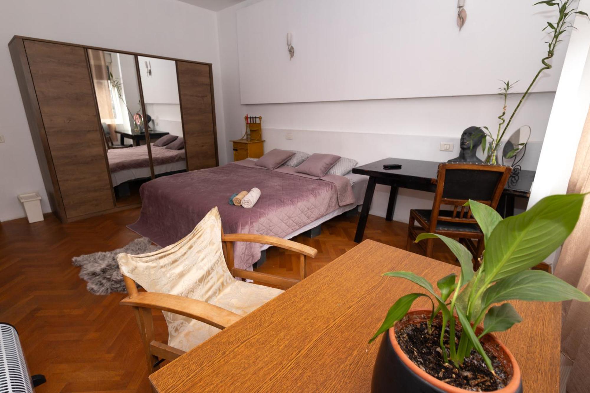 Shared Retro Vintage Luxury Apartment ブカレスト エクステリア 写真