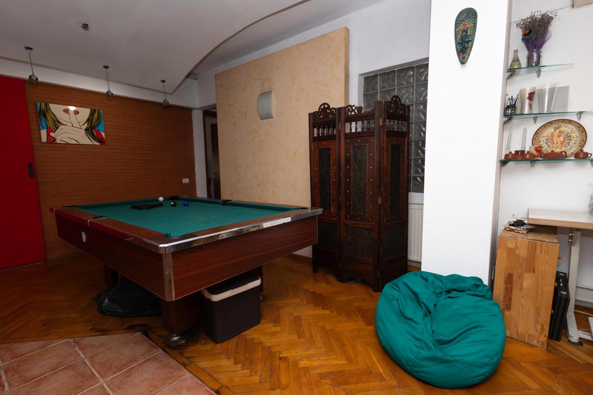 Shared Retro Vintage Luxury Apartment ブカレスト エクステリア 写真
